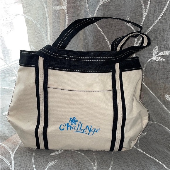🌴🌴Challenge Tote-Cream and Black Classic Bag - Picture 1 of 6